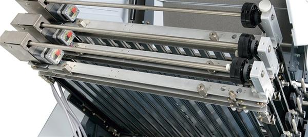 Horizon AFC-746F buckle fold plates with stepper motors – automated section setup with 0.1 mm precision for fast and accurate fold adjustments.