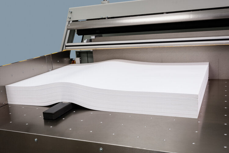 Lift Stabilizer for jogging very thin and curled material. Retractable stabilizer bar prevents curling of the paper at the backplate.
