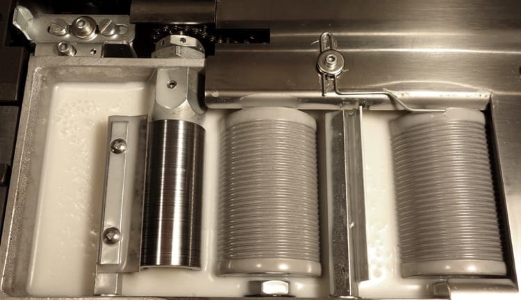 Digibinder glue pot with twin glue rollers