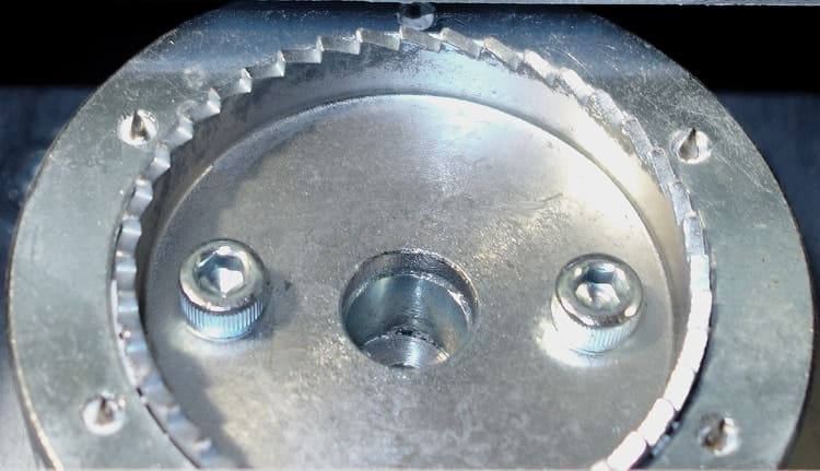 Roughing blade that holds six notching pins