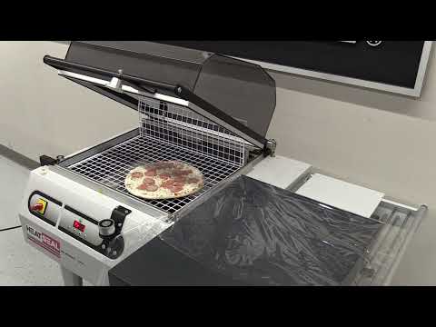 HSE50 Food Frozen Pizza Right View 923